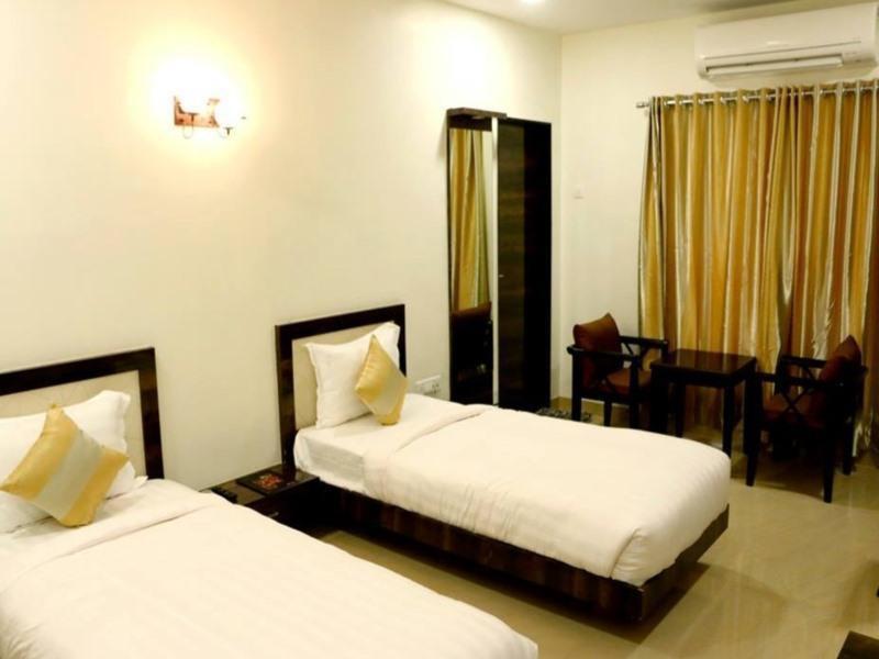 Townhouse Oak Hotel The Sudesh Rāipur Eksteriør billede
